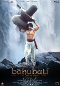 Affiche du film Baahubali, blockbuster épique indien avec effets spéciaux spectaculaires inspiré de la mythologie